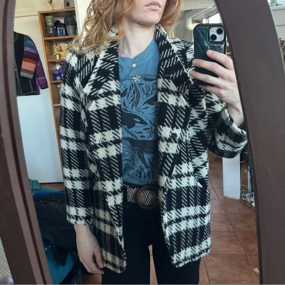 Vintage Black and White Wool Plaid Coat - Picture 11 of 12